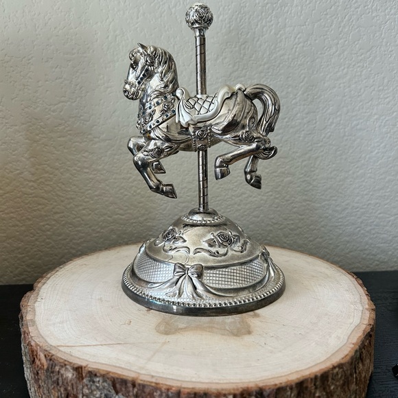 Vintage Wallace Silversmiths Silver Carousel Horse musical box - Picture 6 of 11